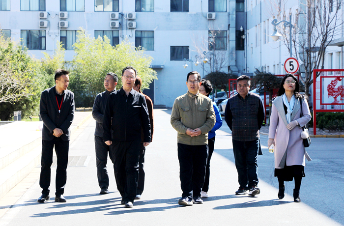 省詩協(xié)對外交流中心與鄉(xiāng)村工委、新詩工委 蒞臨金鳳工業(yè)園采風(fēng)